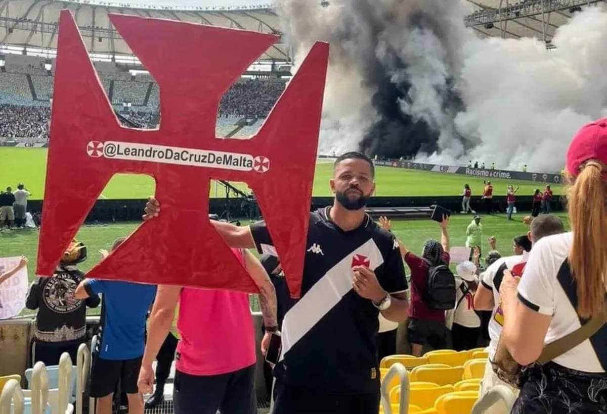 Leandro em jogo do Vasco no Maracanã