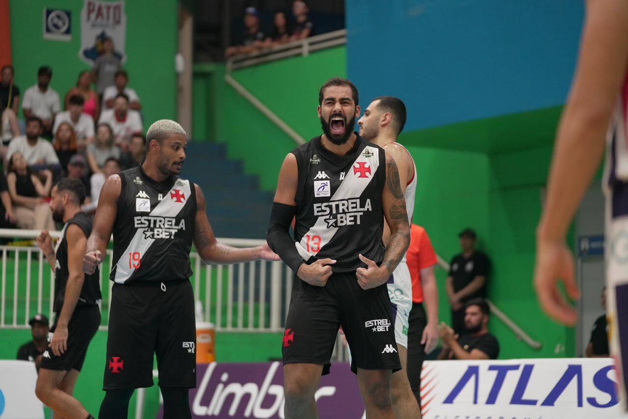 Pato Basquete x R10 Score Vasco da Gama