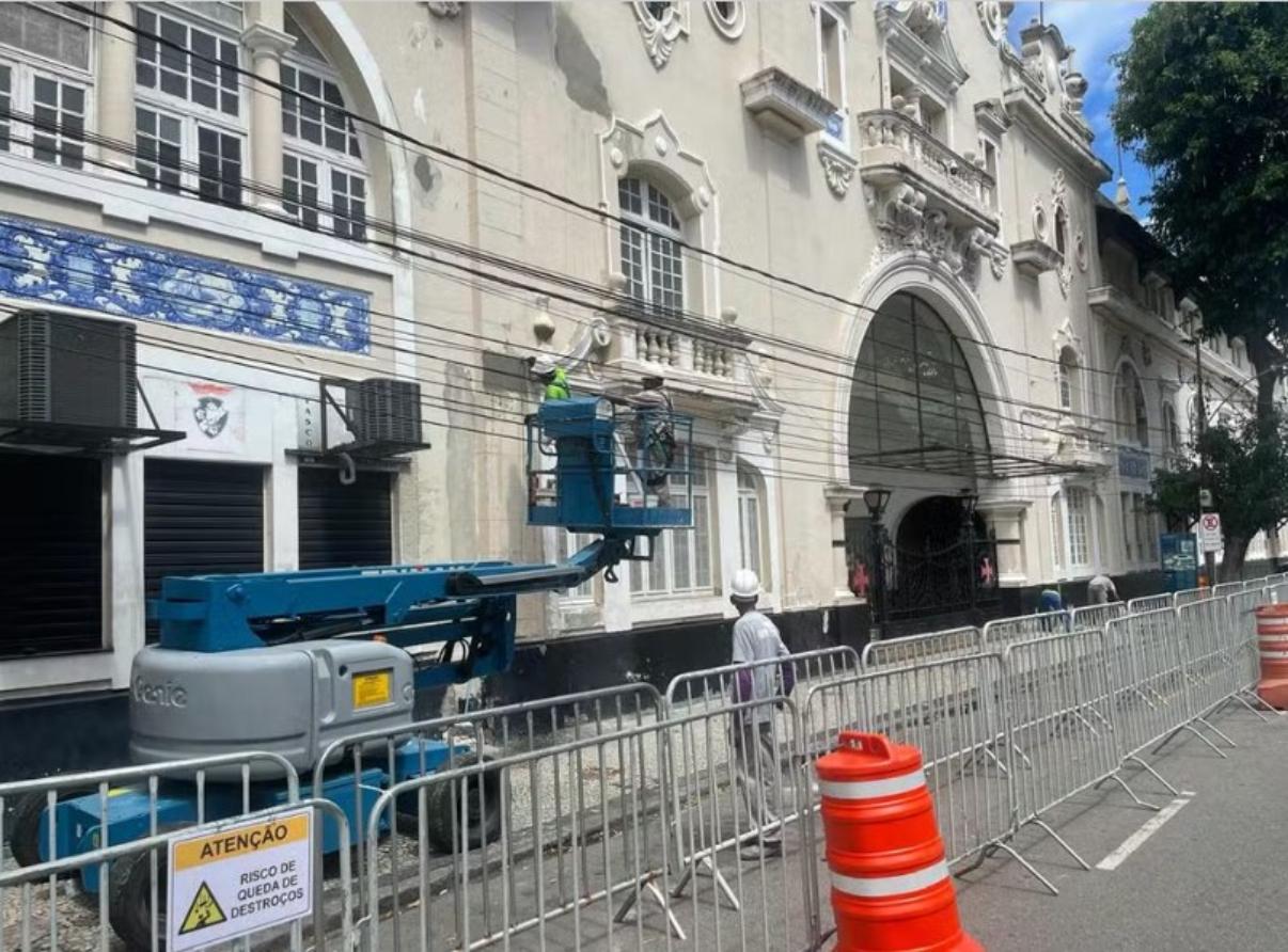 Vasco realiza melhorias na fachada de São Januário