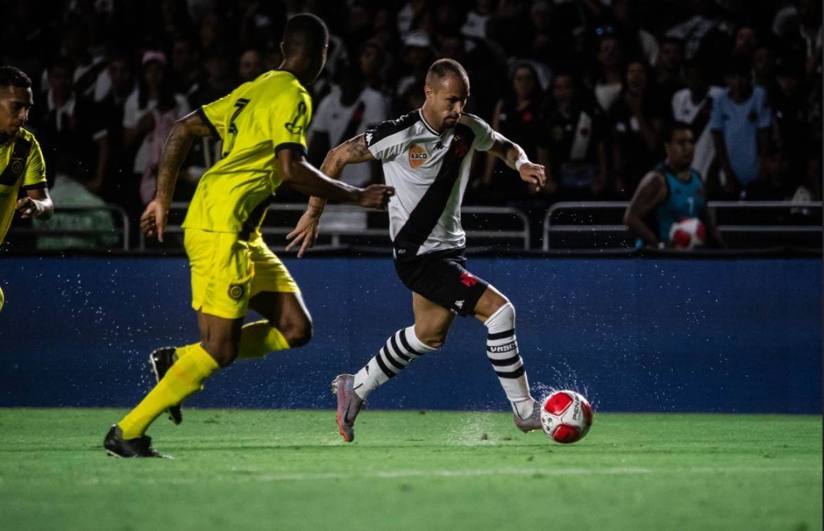 Serginho em ação pelo Vasco contra o Madureira