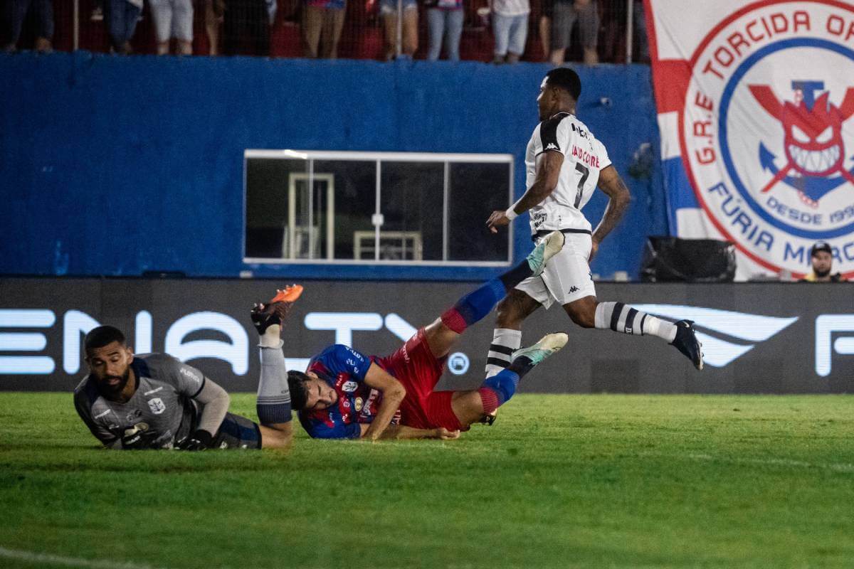 David em ação pelo Vasco contra o Marcílio Dias