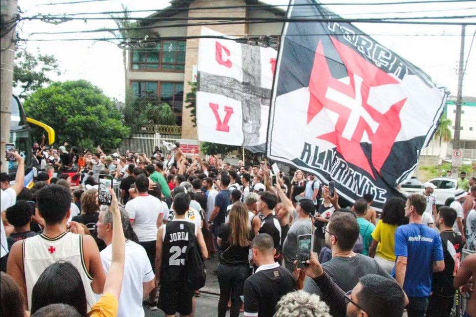 Recepção da torcida do Vasco no Espírito Santo