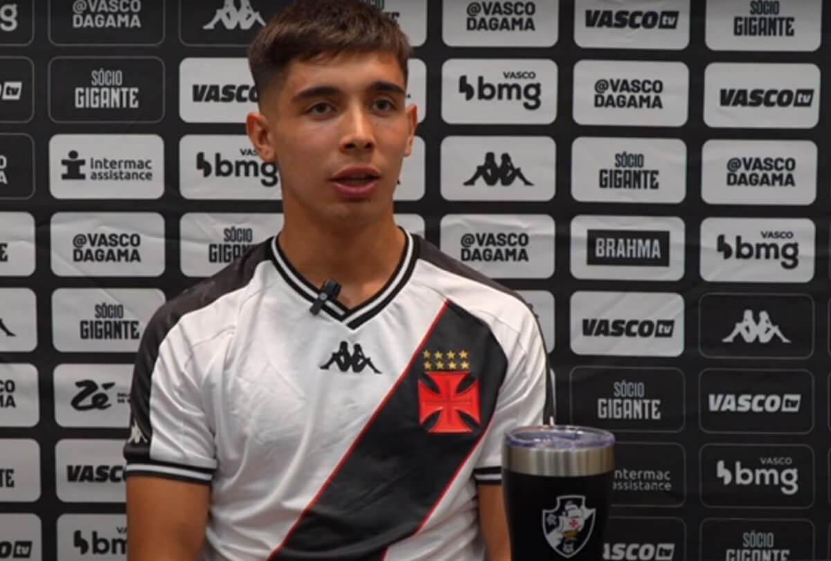 Sforza durante apresentação no Vasco