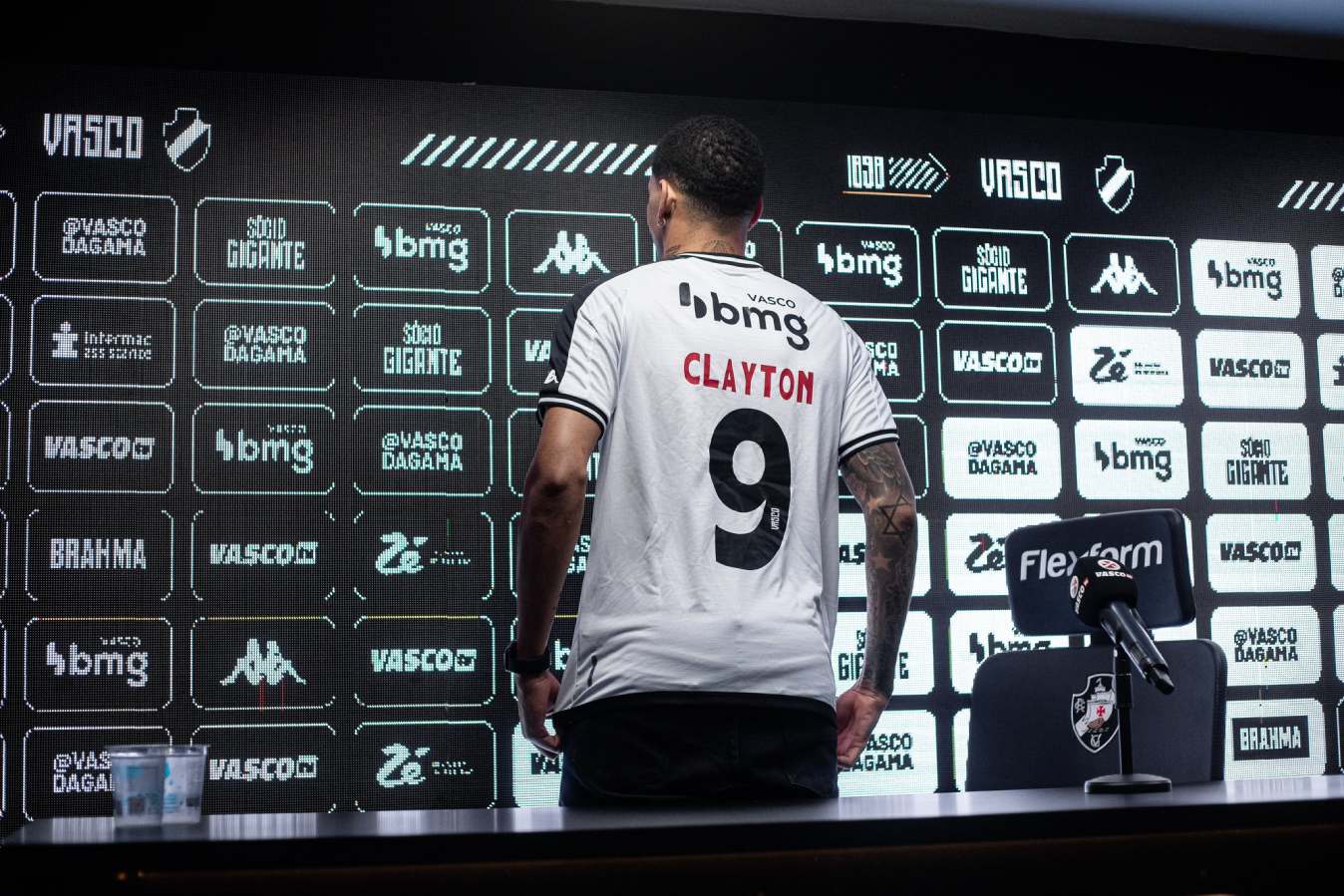 Clayton é o novo camisa 9 do Vasco