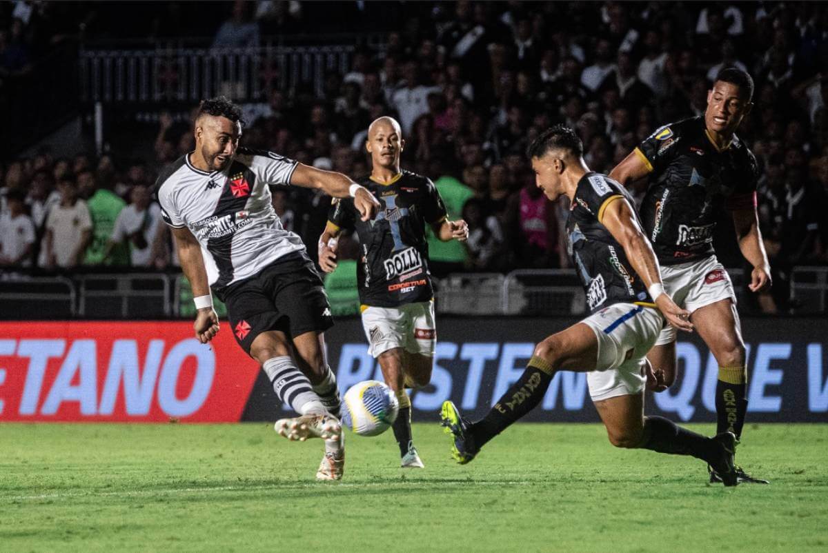 Payet em jogo contra o Água Santa-SP