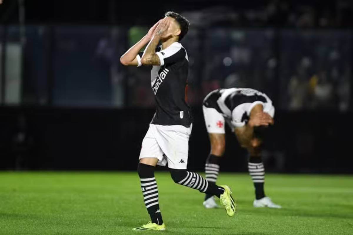 Adson lamenta gol de empate do Bragantino