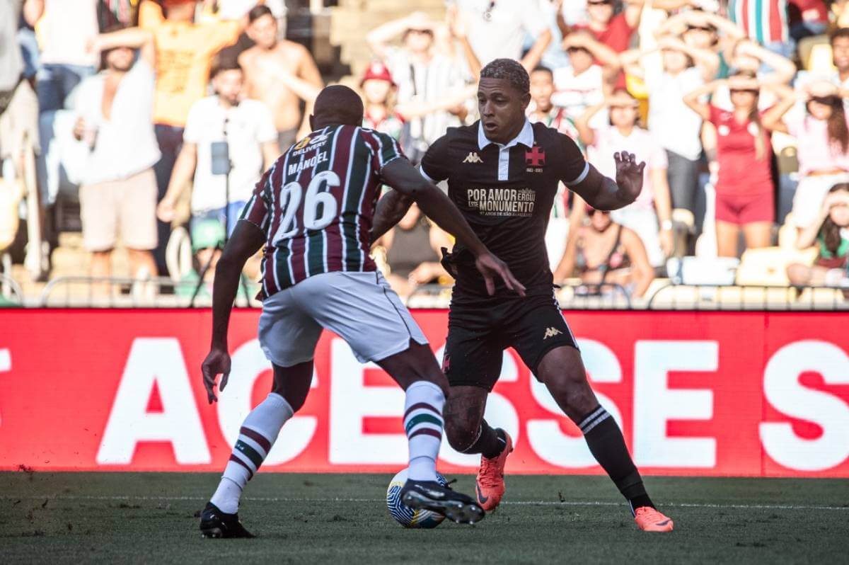 David em jogo contra o Fluminense