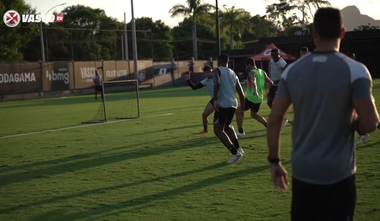 Treino do Vasco desta segunda teve 'golzinho'