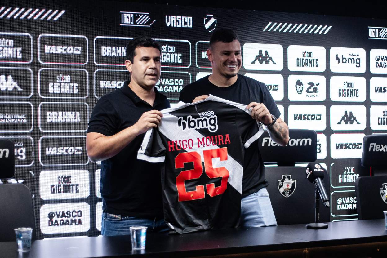 Hugo Moura com a camisa 25 do Vasco