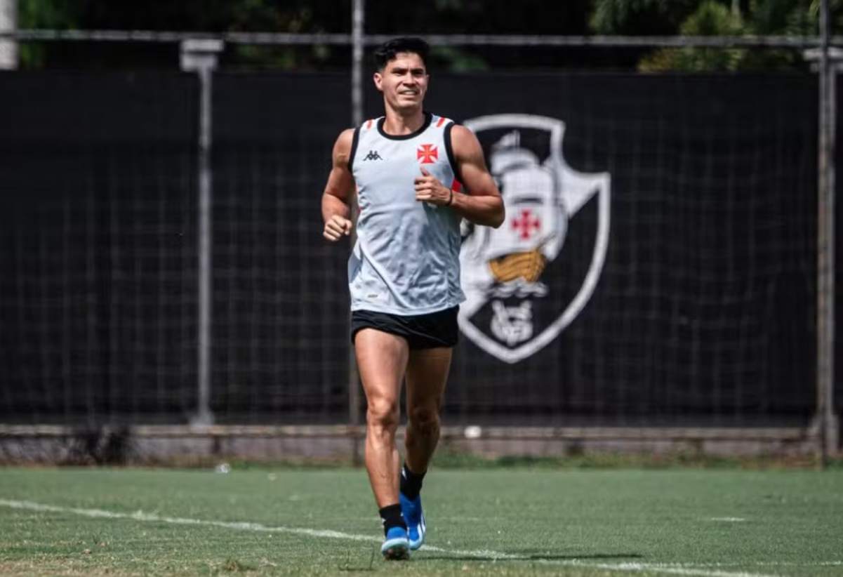 Pablo Galdames em treino do Vasco no CT Moacyr Barbosa