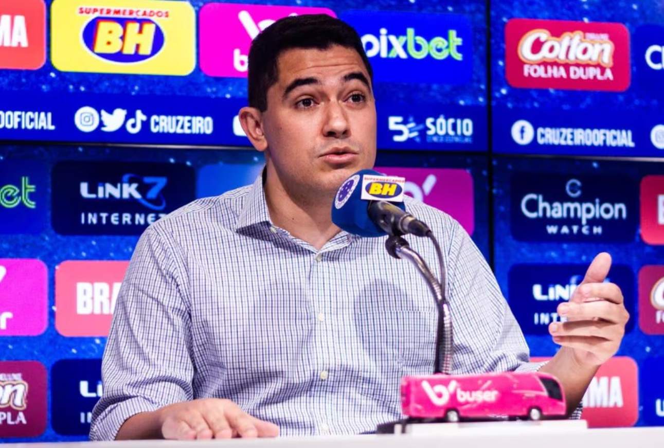 Pedro Martins em coletiva no Cruzeiro