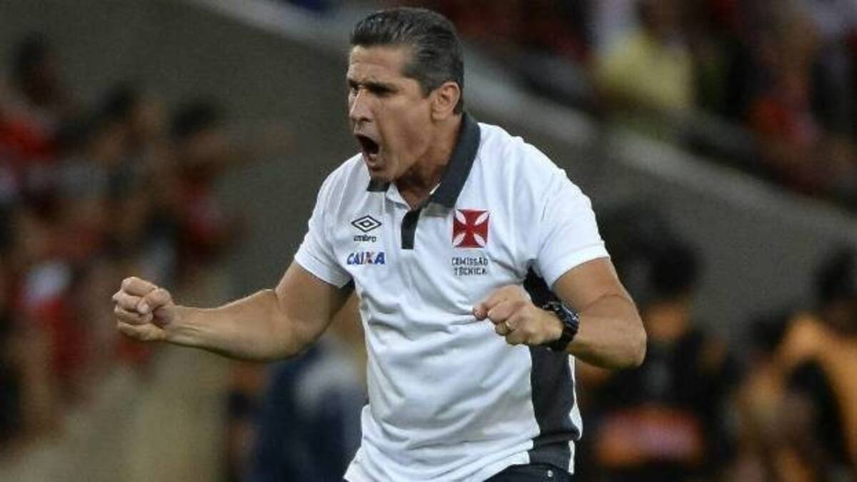 Jorginho, técnico do Vasco em 2015