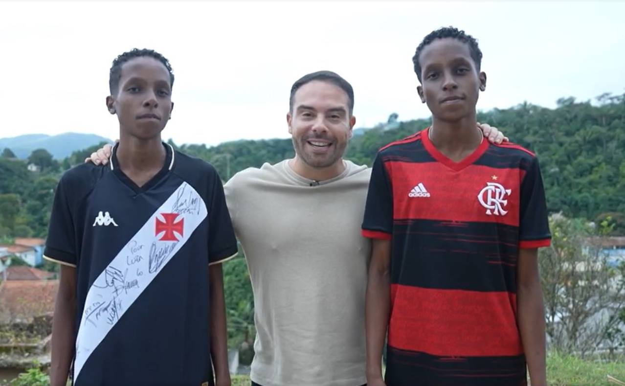 Gêmeos desenhistas são rivais quando o assunto é Vasco x Flamengo