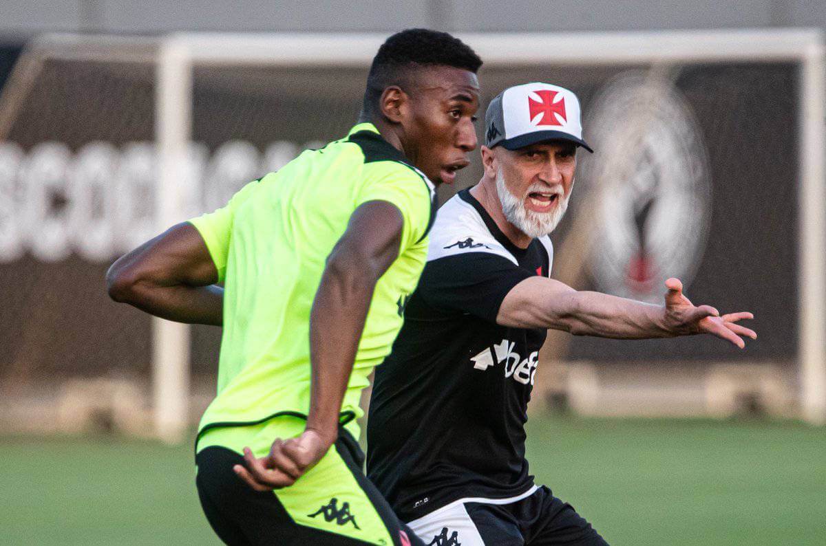 Léo e Álvaro Pacheco em treino do Vasco