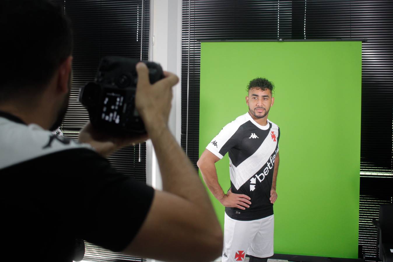 Dimitri Payet no Media Day do Vasco