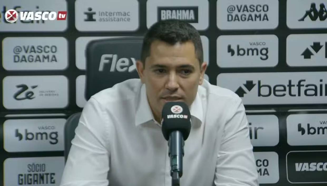 Pedro Martins durante sua apresentação no Vasco