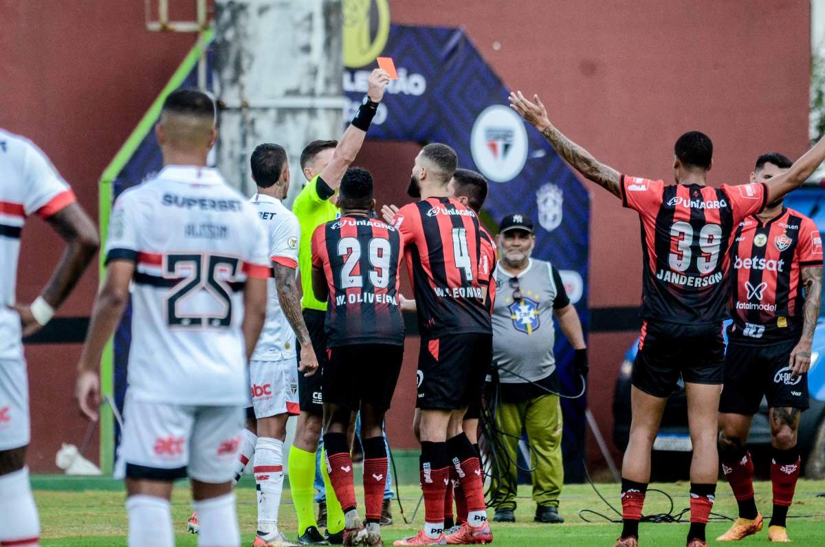 Vitória perdeu para o São Paulo na rodada 5 do Brasileirão