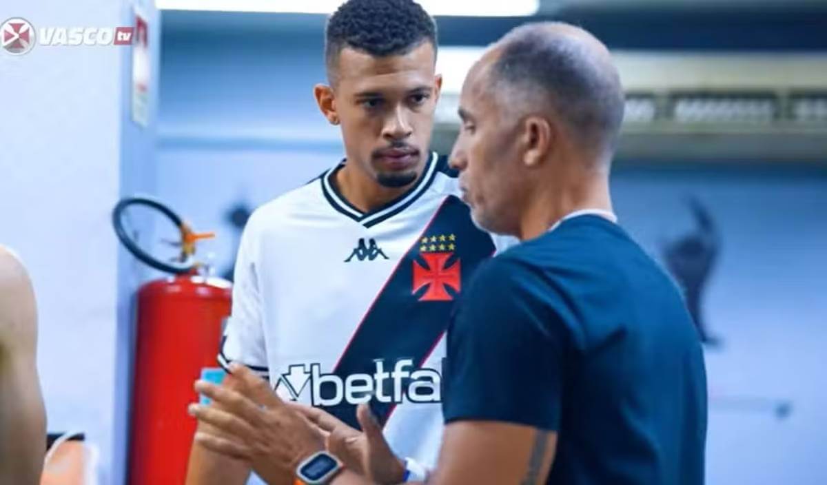 Felipe conversando com João Victor