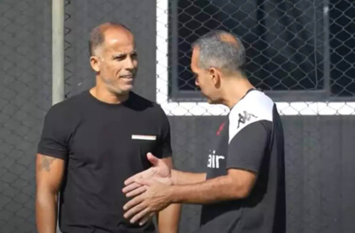 Felipe durante treino do Vasco