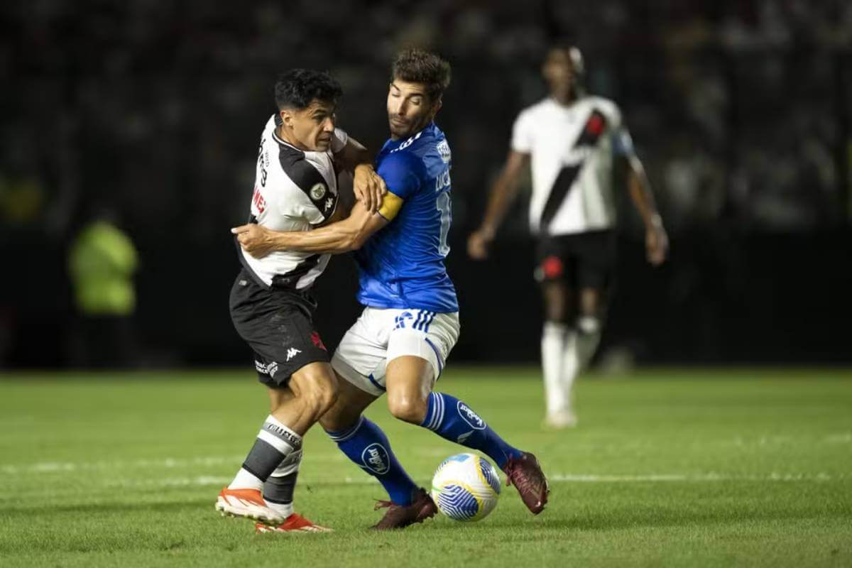 Galdames em jogo contra o Cruzeiro