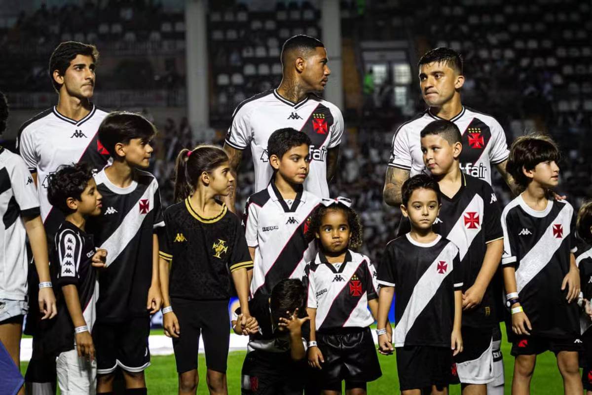 JP e Victor Luís no jogo entre Vasco e Cruzeiro