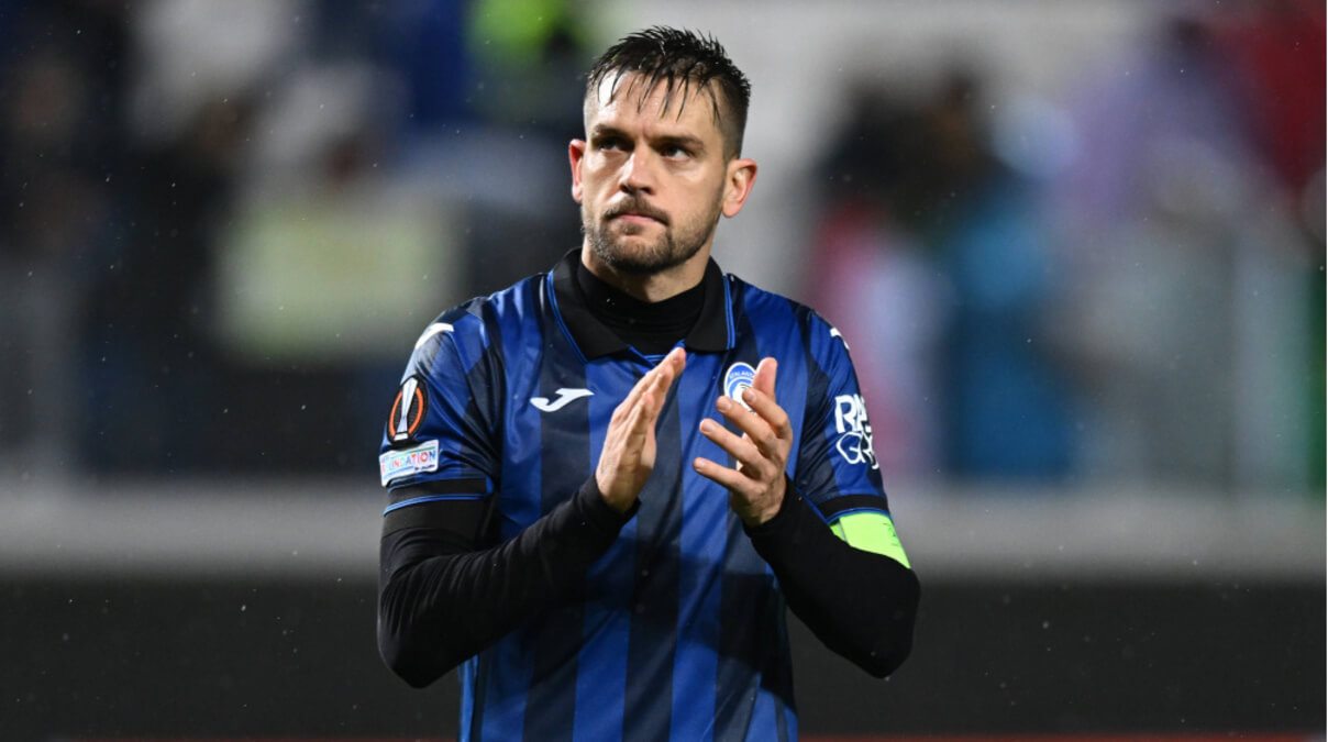 Rafael Tolói em ação pela Atalanta