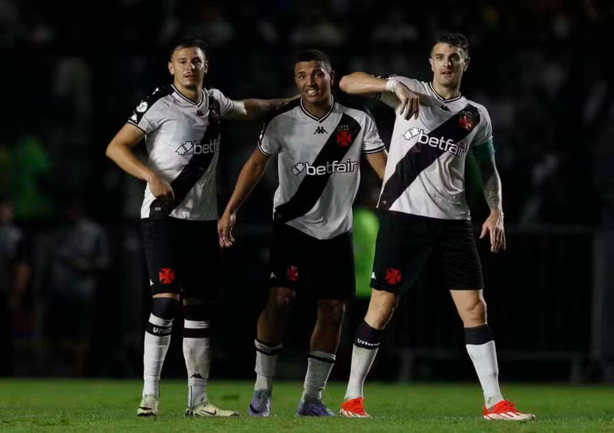 Hugo Moura, Mateus Carvalho e Vegetti