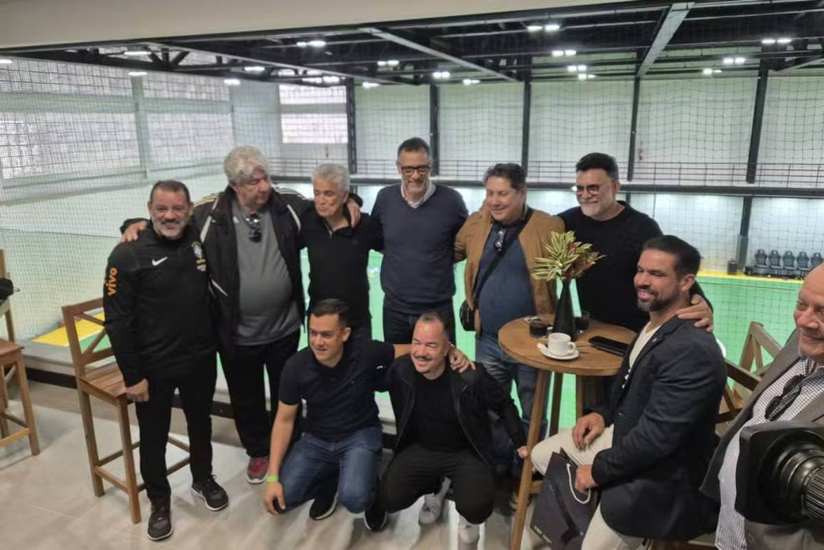 Ex-atletas em evento no Instituto Philippe Coutinho