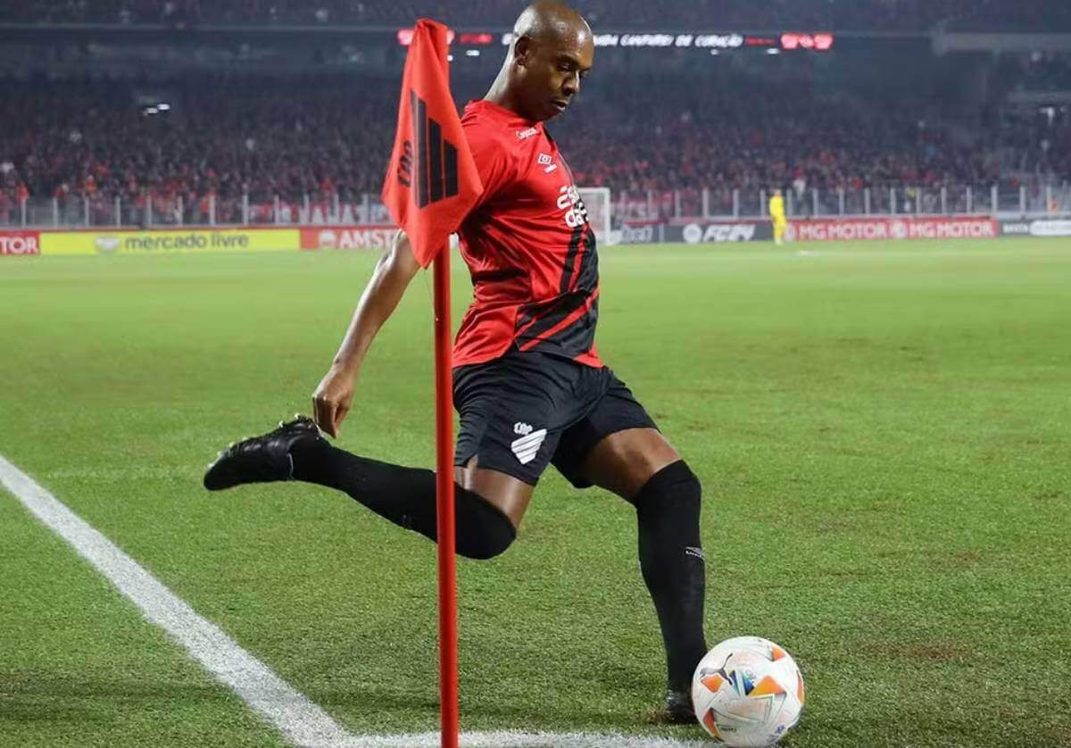 Fernandinho, volante do Athletico-PR