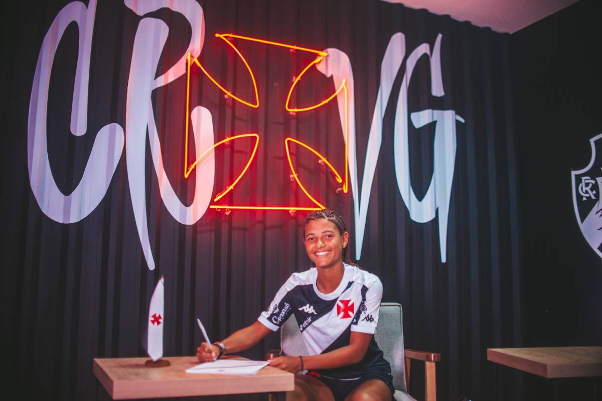 Myla renova contrato com o Vasco