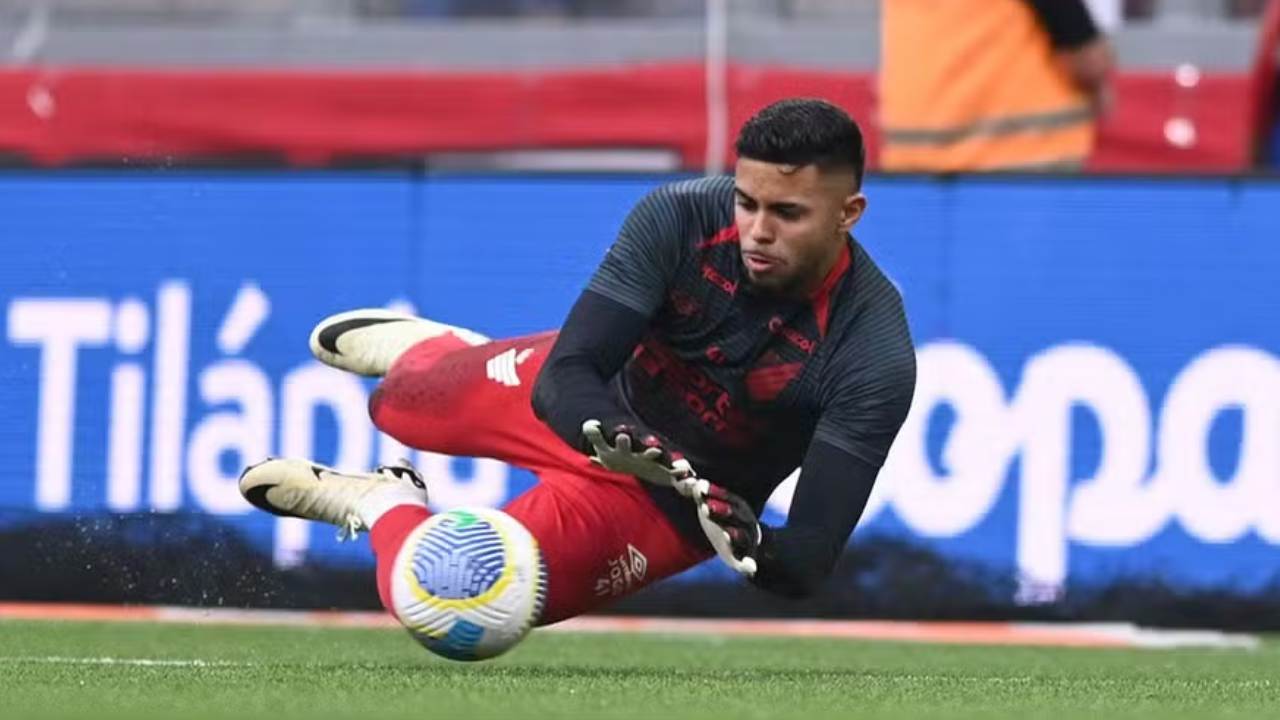 Mycael, goleiro do Athletico-PR