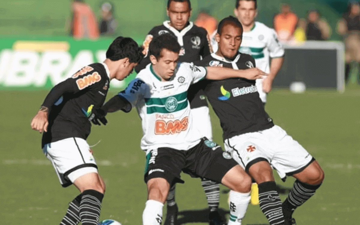 Vasco é goleado pelo Coritiba antes da decisão da Copa do Brasil 2011