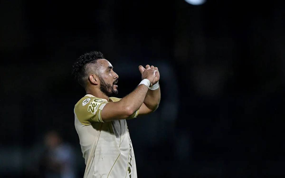 Payet se destaca diante do Bahia