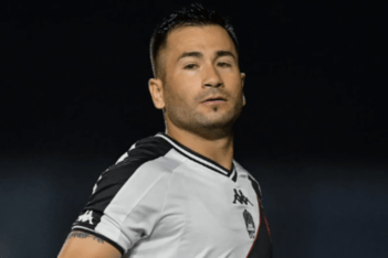 Jean David em ação pelo Vasco