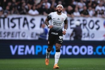 Memphis Depay, atacante do Corinthians