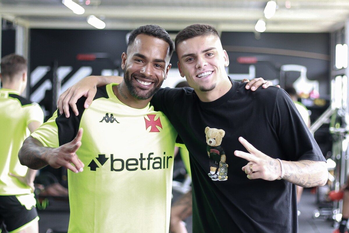 Gabriel Pec e Alex Teixeira