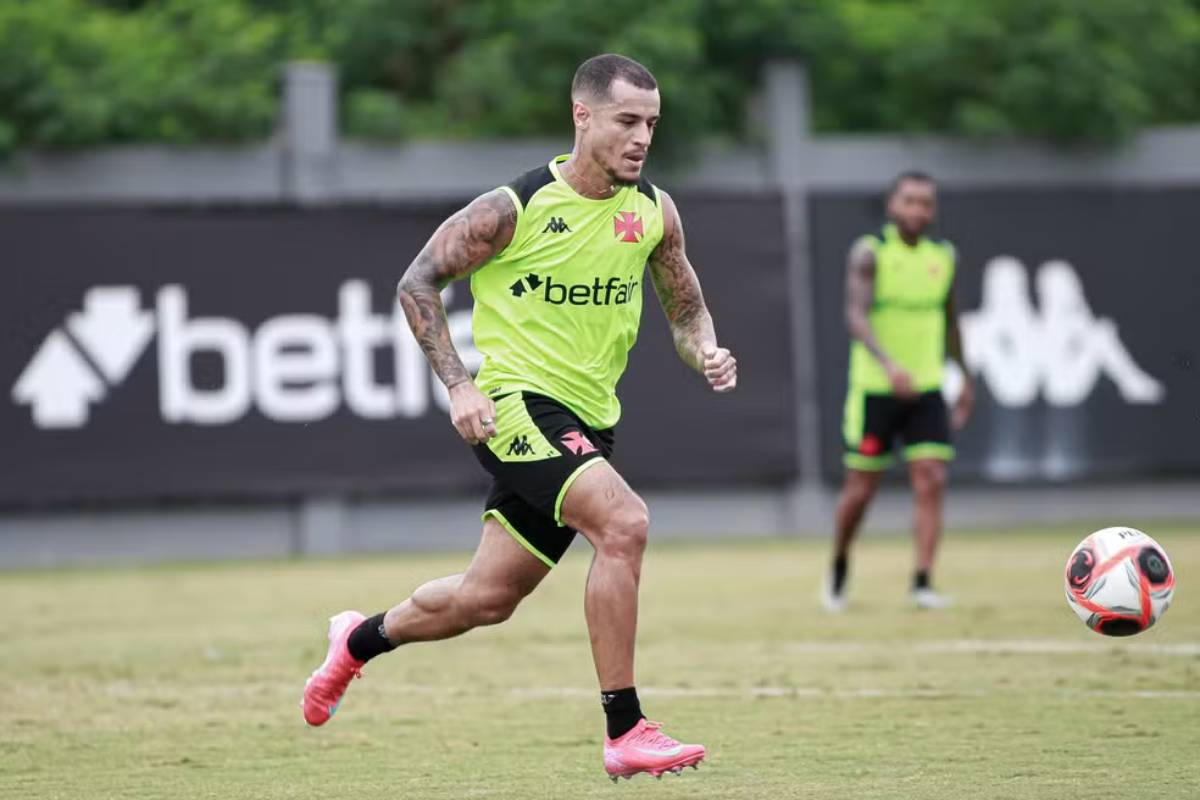 Coutinho em jogo-treino do Vasco