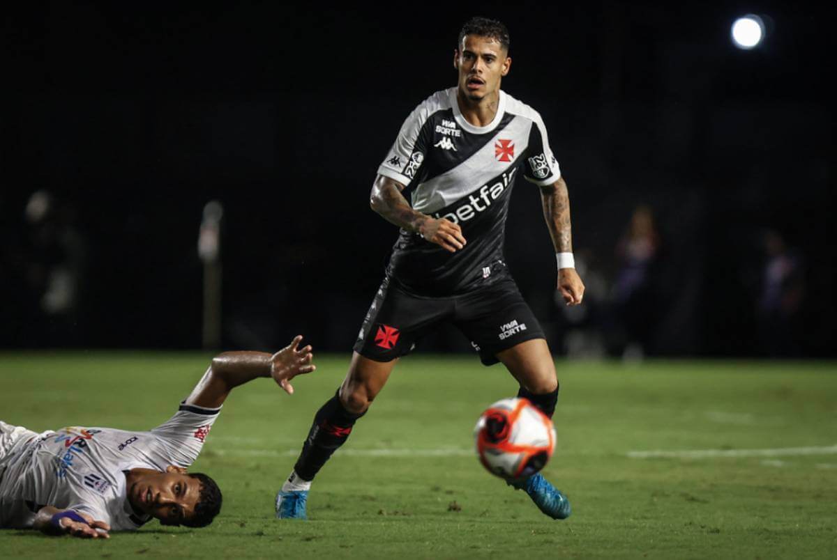 Lucas Freitas estreia pelo Vasco contra o Maricá