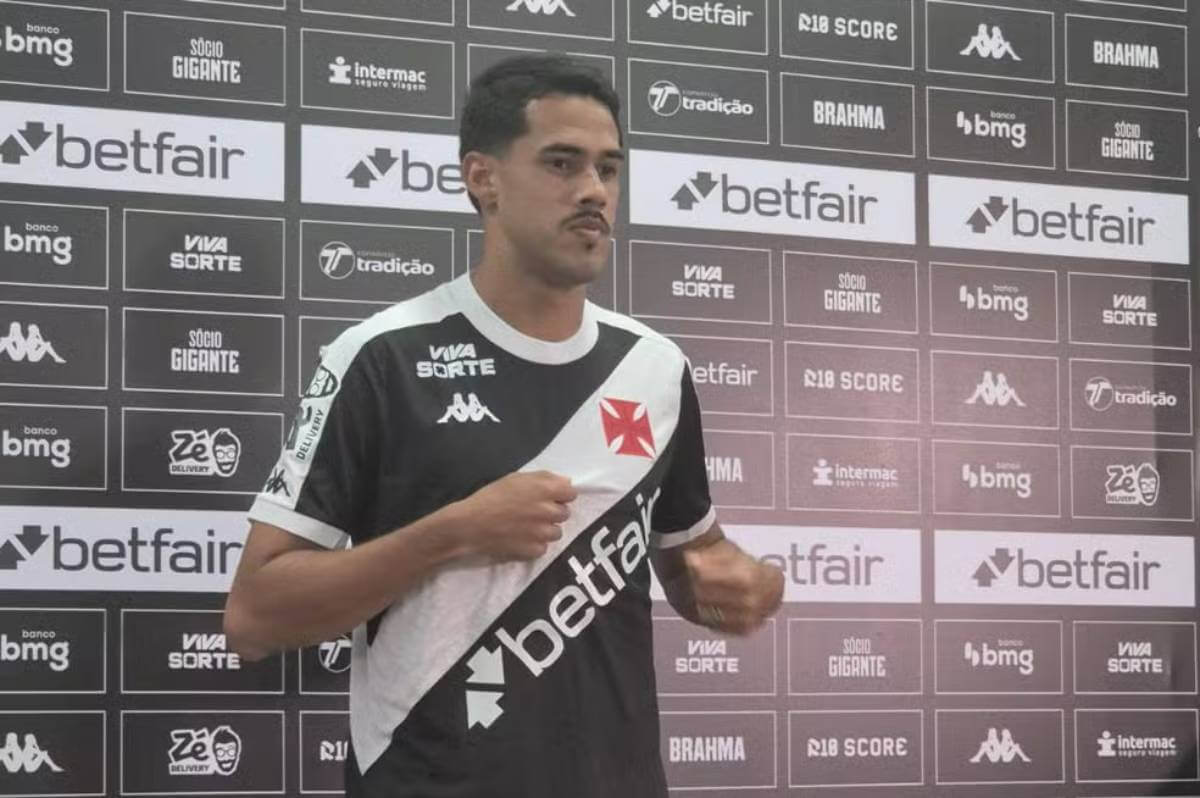 Lucas Oliveira é apresentado como novo reforço do Vasco