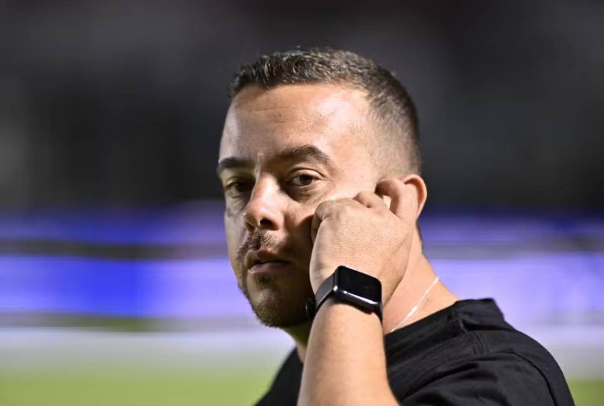 Ramon Lima, técnico interino do Vasco