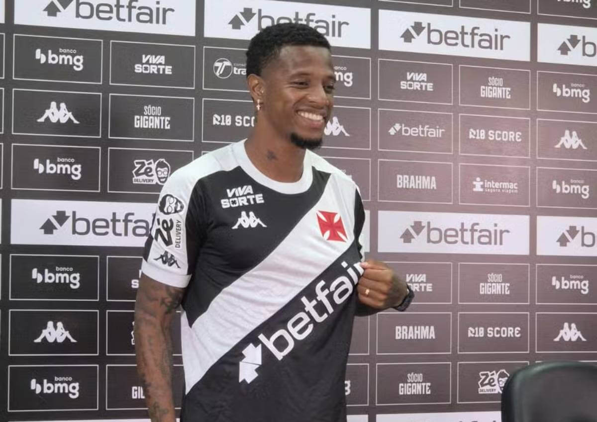 Tchê Tchê é apresentado pelo Vasco