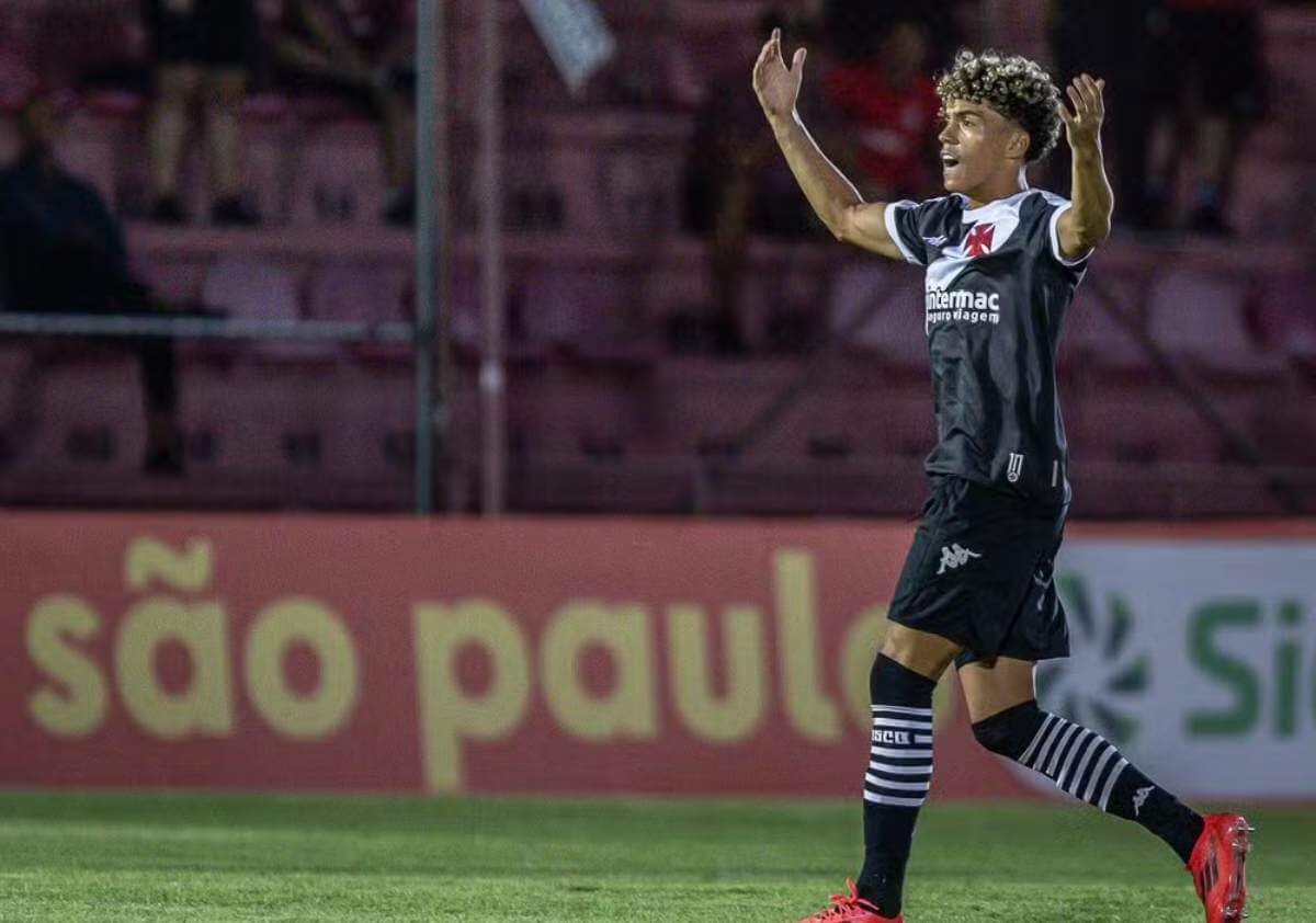 Lukas Zuccarello em jogo pelo Vasco na Copinha