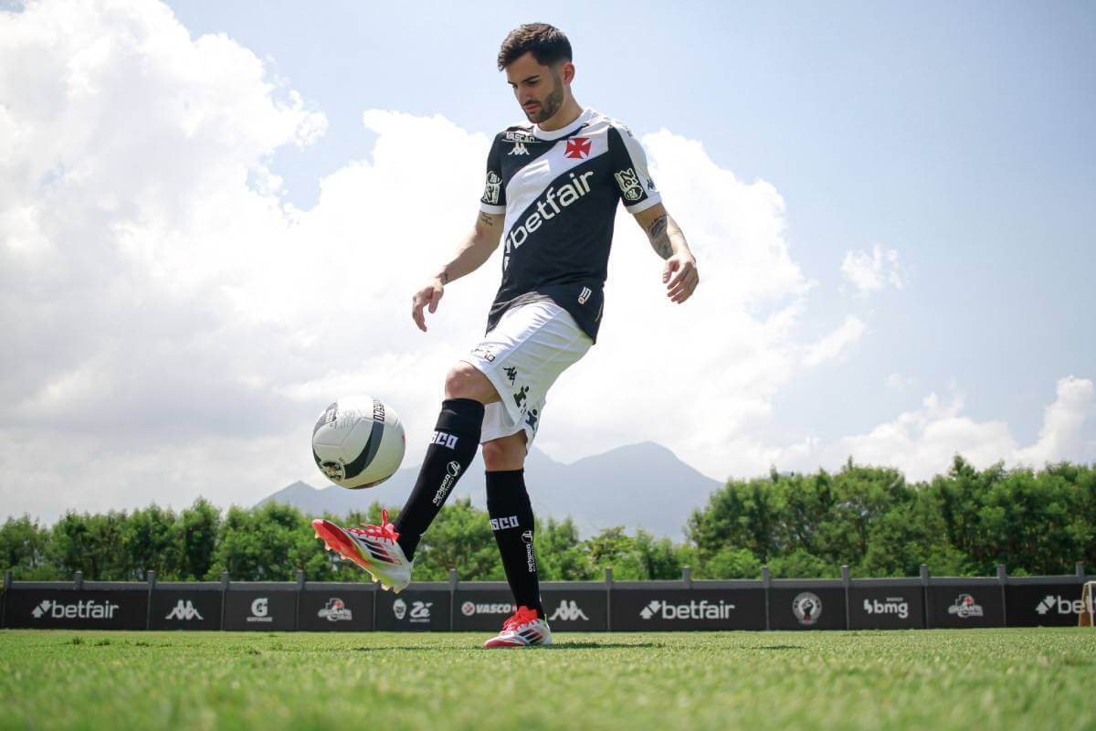 Benjamín Garré com uniforme do Vasco