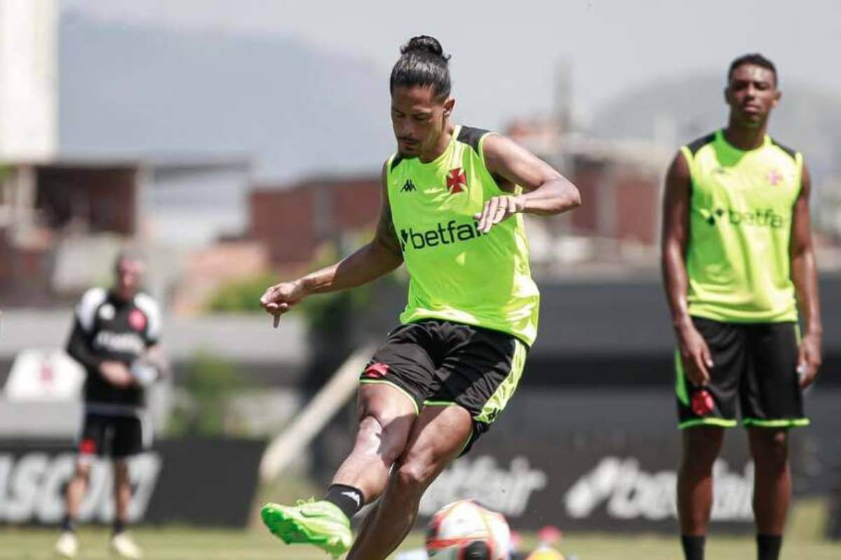 Maurício Lemos em treino do Vasco