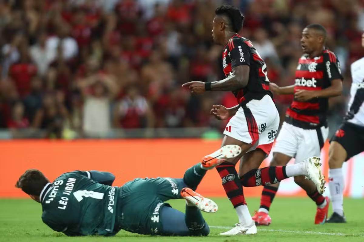 Léo Jardim em Flamengo x Vasco