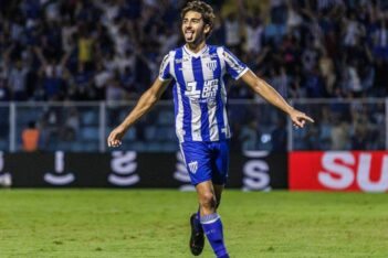 JP em jogo pelo Avaí