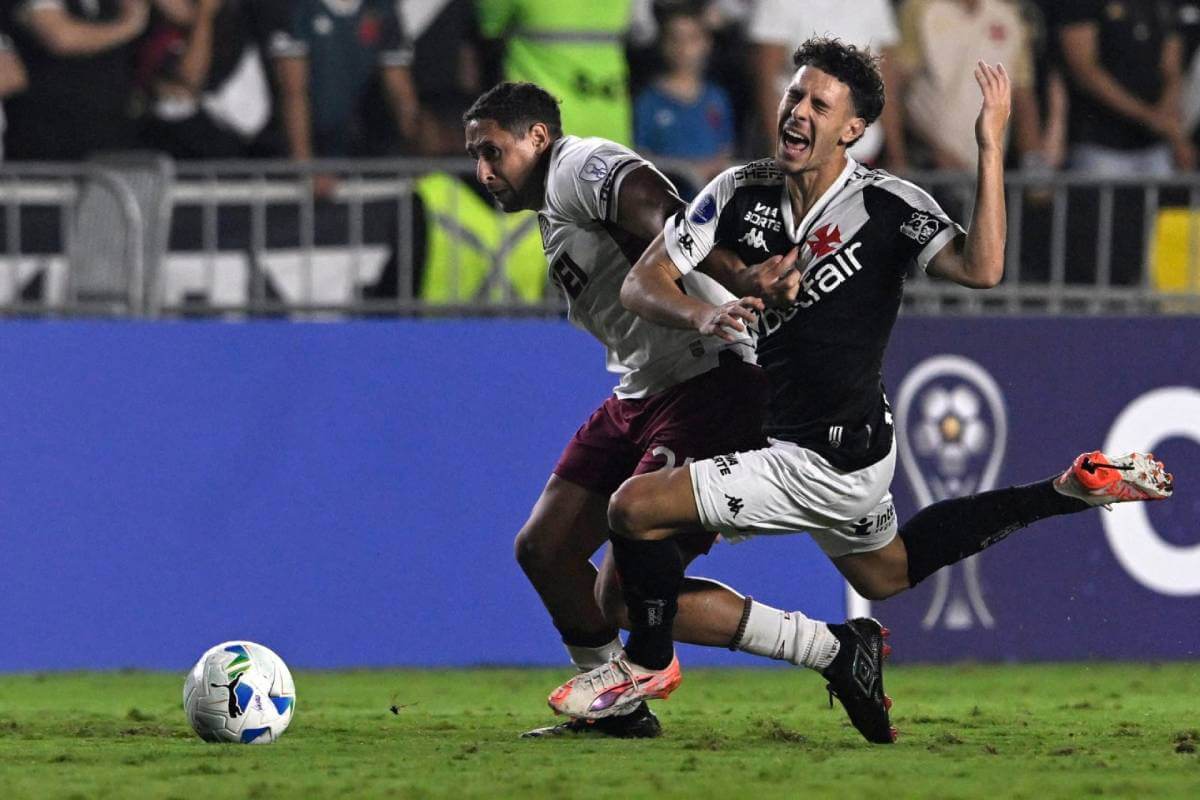 Nuno Moreira em Vasco x Lanús