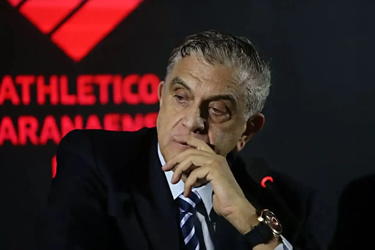 Petraglia, do Athletico, tem áudio vazado nas redes sociais