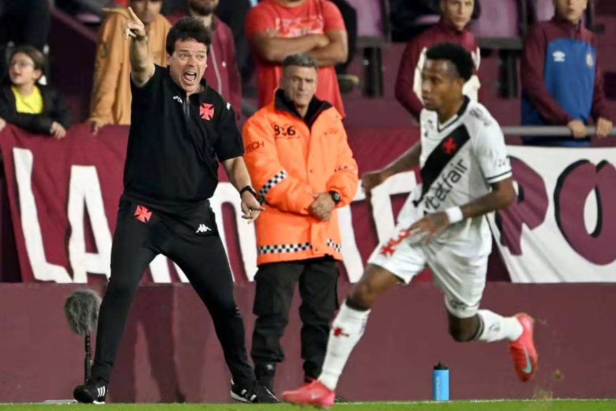 Diniz e Tchê Tchê em Vasco x Lanús