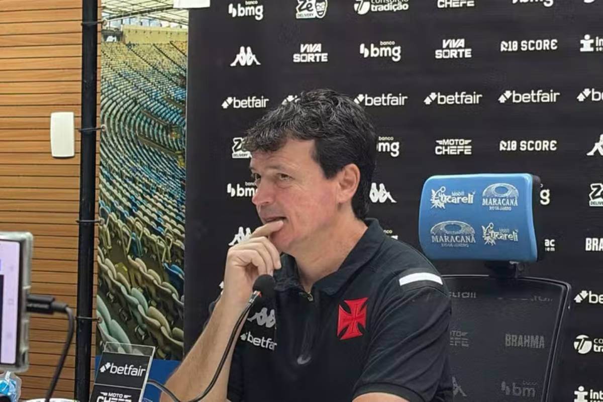 Fernando Diniz em entrevista coletiva